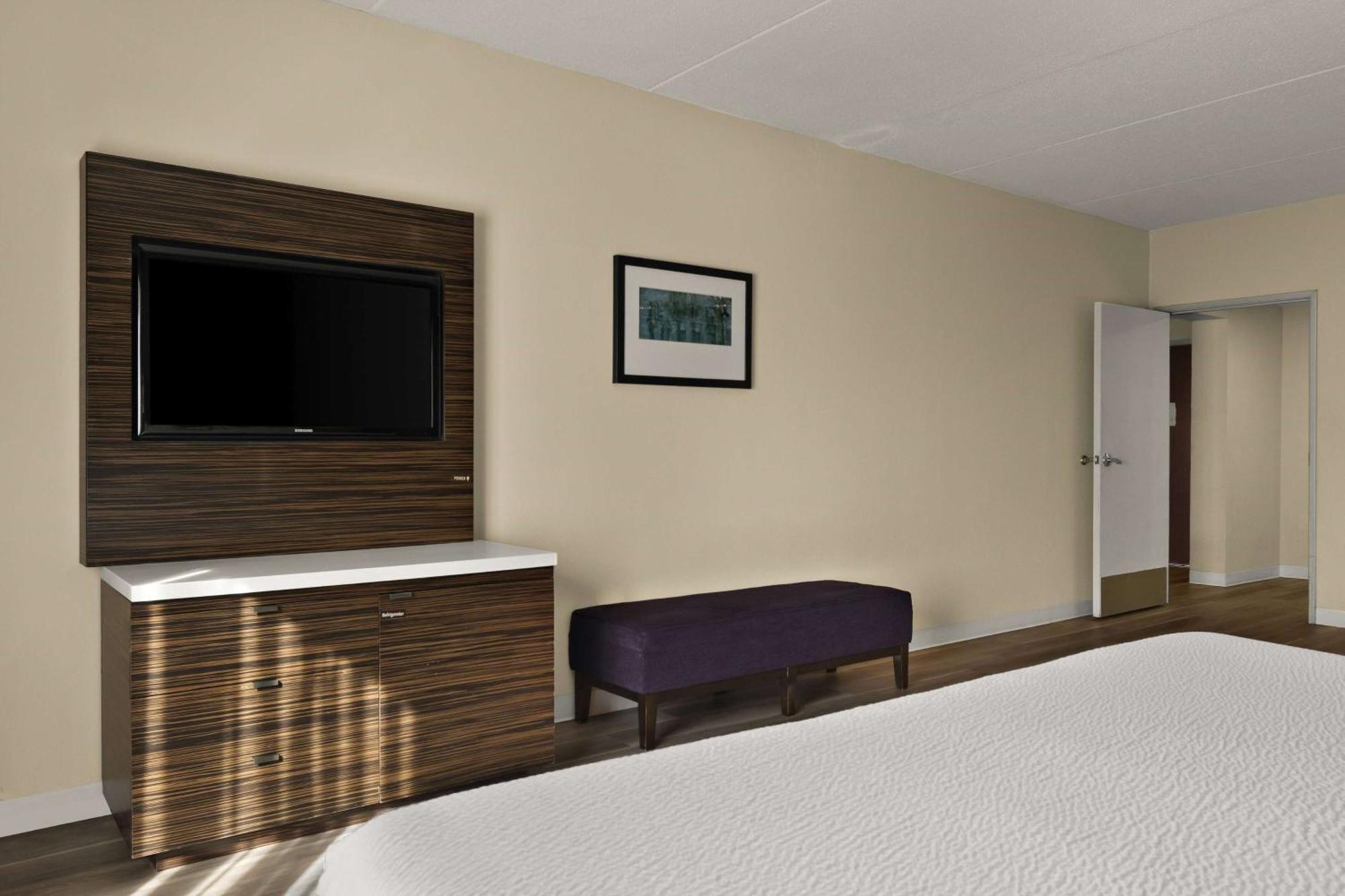 รามาดา บาย วินด์แฮม แฮริสเบิร์ก/เฮอร์ชีย์ แอเรีย Hotel แฮร์ริสเบิร์ก ภายนอก รูปภาพ